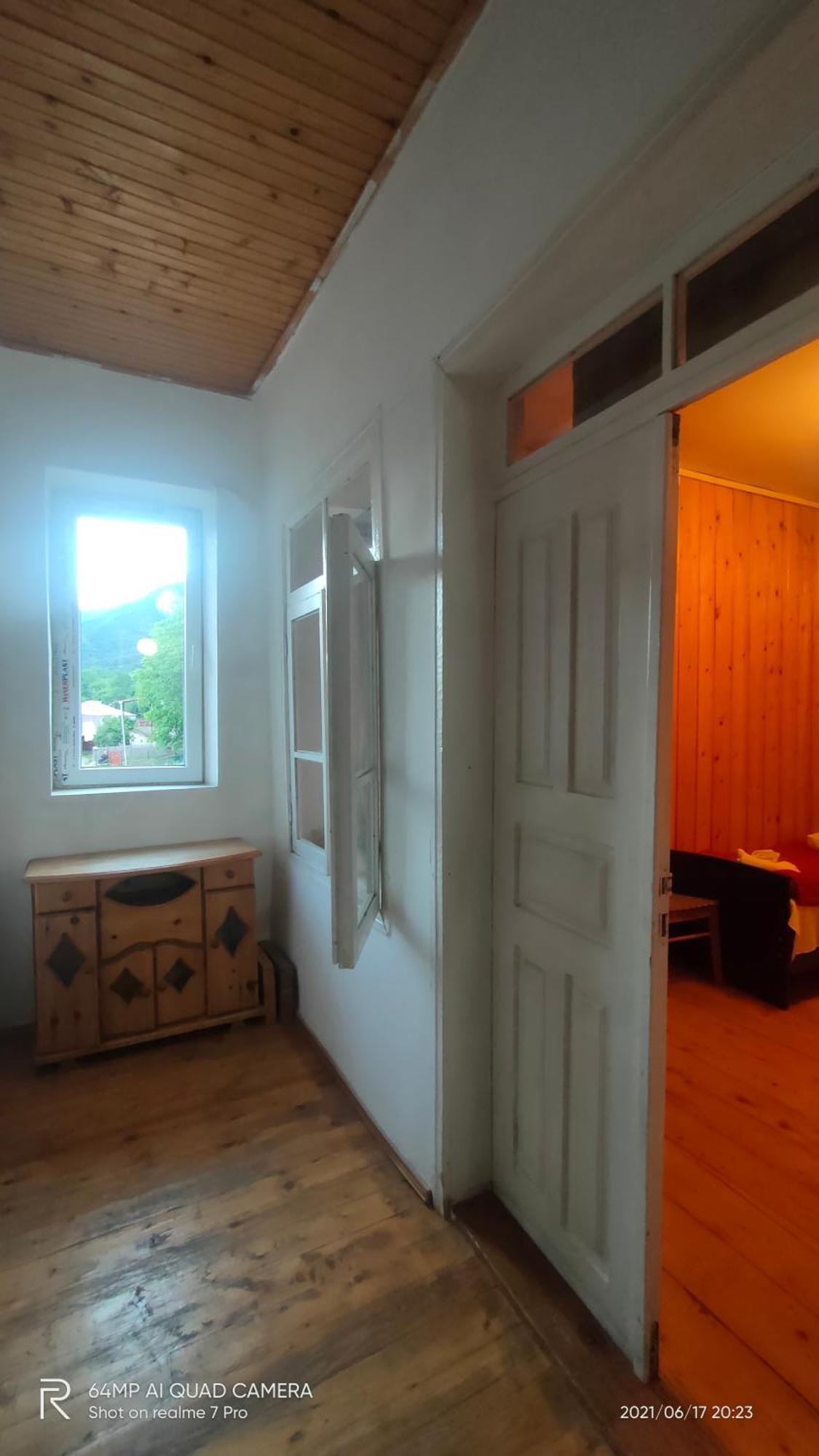 Shaulini Hotel Kashveti Стая снимка